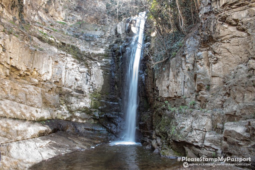 Dzveli Tbilisi Sulphur Waterfall